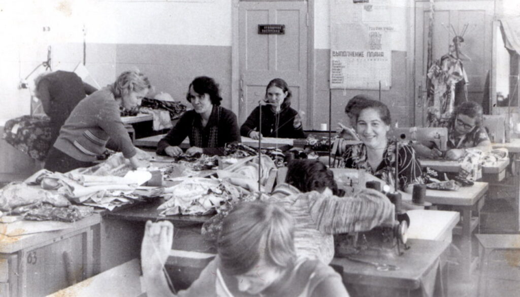 
Швейный цех Ивановского комбината бытового обслуживания