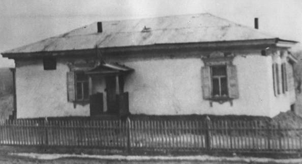 Здание ерковецкой школы